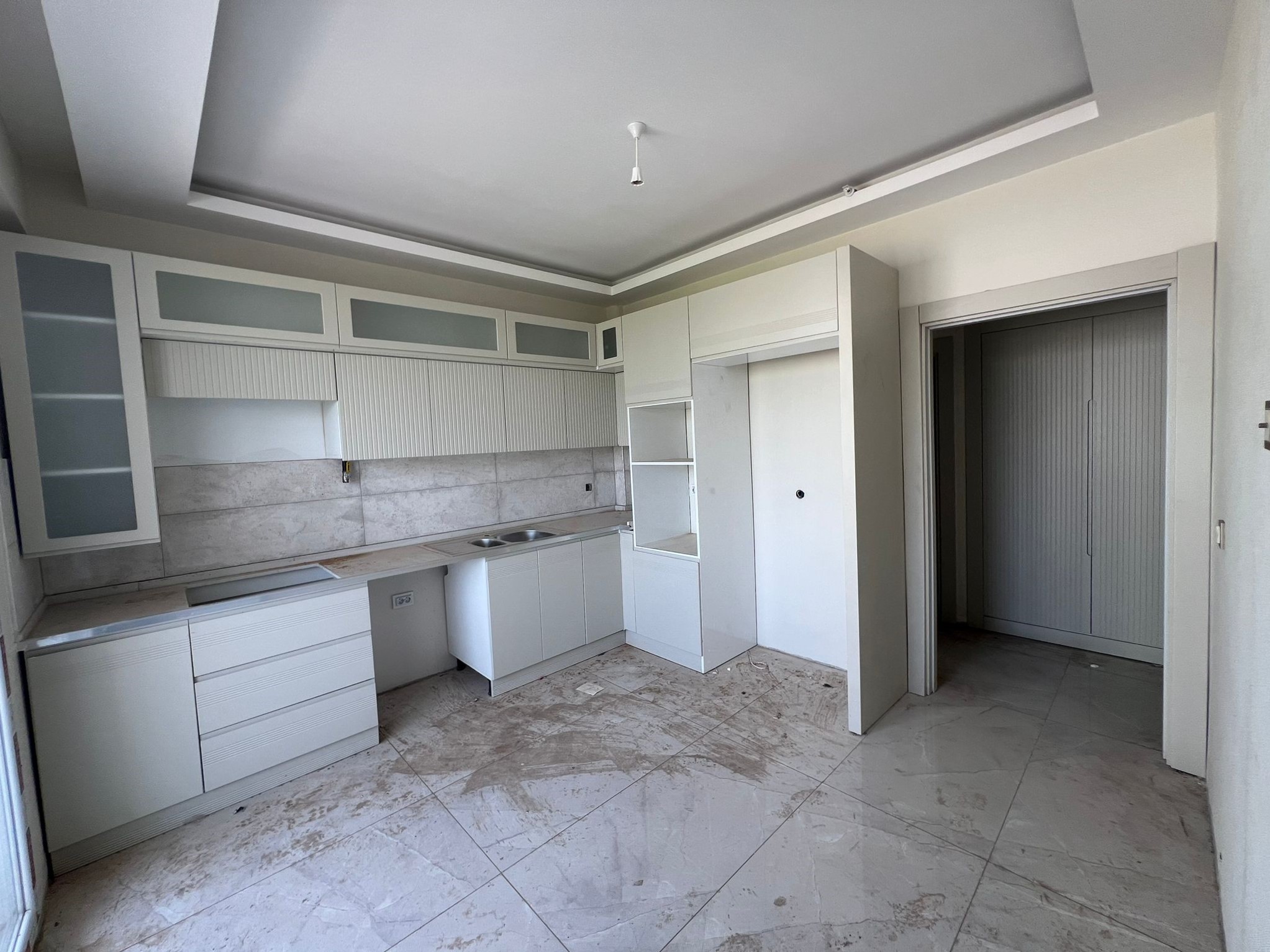 FOUR LAND GAYRİMENKUL FARKIYLA SIFIR SATILIK 2+1 LÜX DAİRE